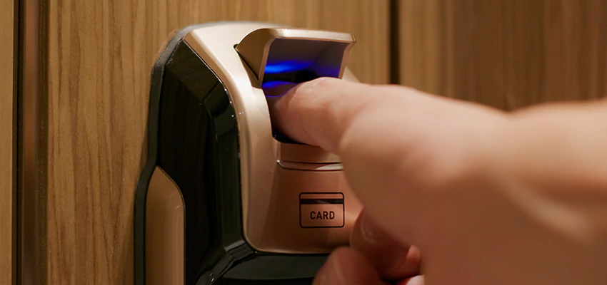 Locksmith Company For Window Lock Installation in Country Club, California